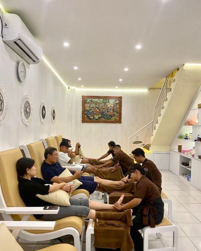 Sometimes the best thing to do is just call it a day and go get a massage.

Reservation by Whatshapp 081953801126 for crown 1, 085239985129 for crown 2 and 085738983759 for crown 3  or DM @crowndayspa2

Crown day spa 1
📍Jl. Wana Segara No. 26, Kuta
📞 081953801126

Crown day spa 2
📍Jl. Kartika Plaza No. 12, Kuta
📞 085239985129 

Crown day spa 3
📍 Jl. Kartika Plaza No. 90X, Kuta
📞 085738983759

Visit our website at www.crowndayspabali.com

#crowndayspa3 #crowndayspa2 #bali